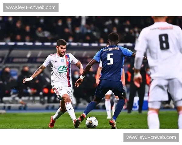 里昂客场十连胜延续，南特保级形势严峻